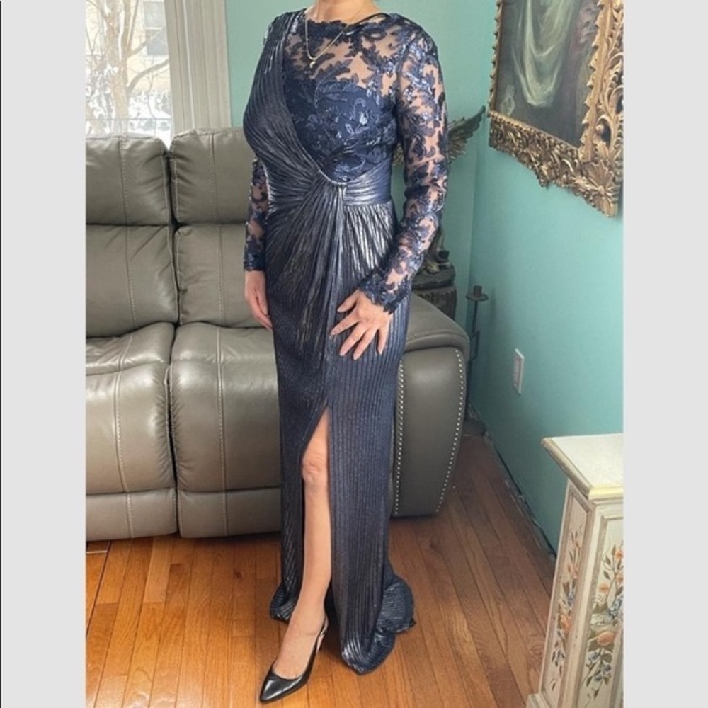 Tadashi Shoji New Women's gown